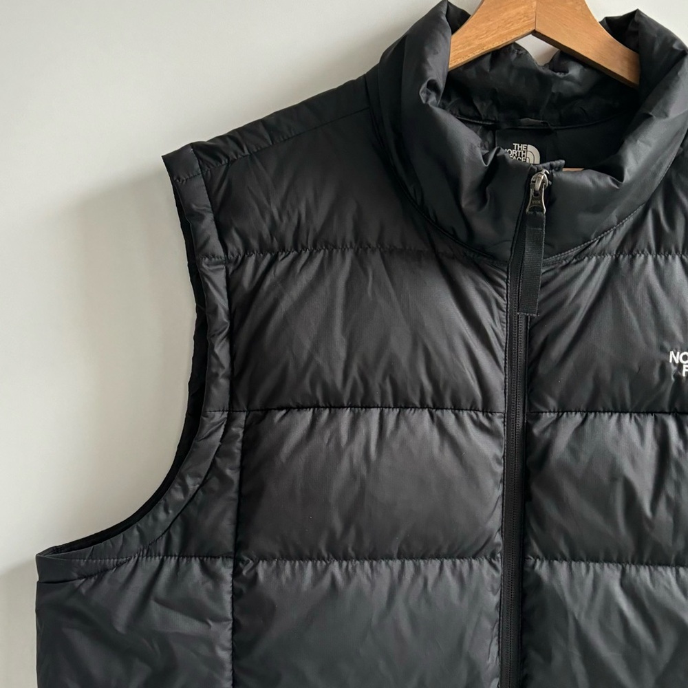 The North Face Black Puffer Vest - Picture 7 of 16